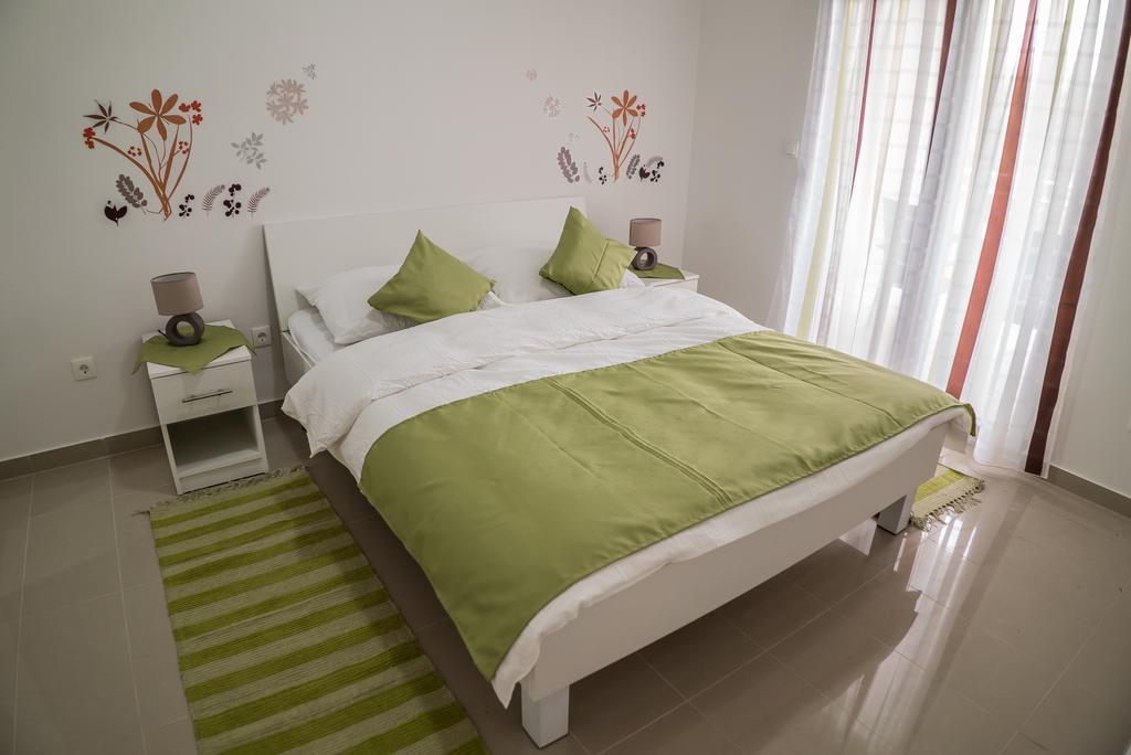 Apartments Malina Vir Extérieur photo